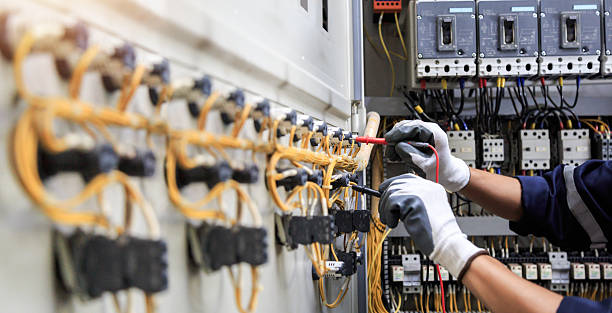 Professional Electrician technician working in Clyde Hill, WA